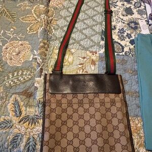 Gucci Beige Dust Bag with Red and Green Strap open for trade!!
